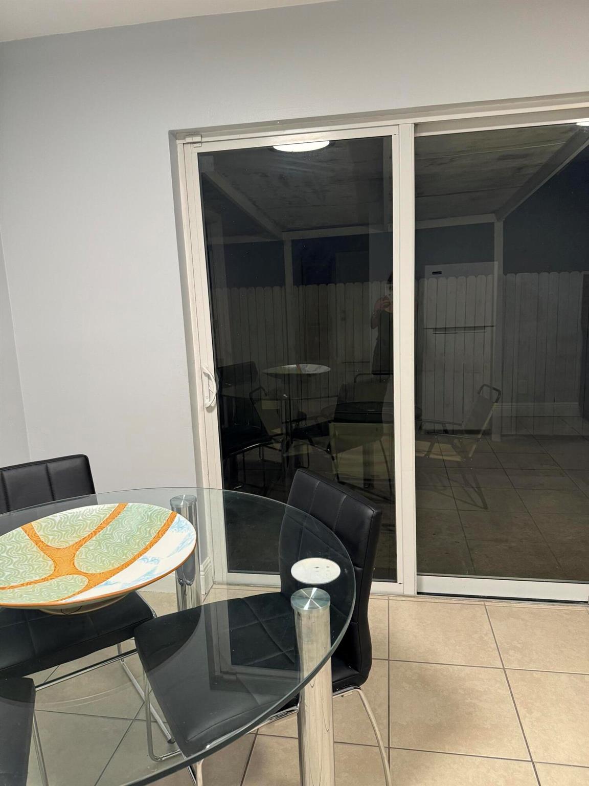 PALM BEACH FARNS CO 7 - Residential Lease