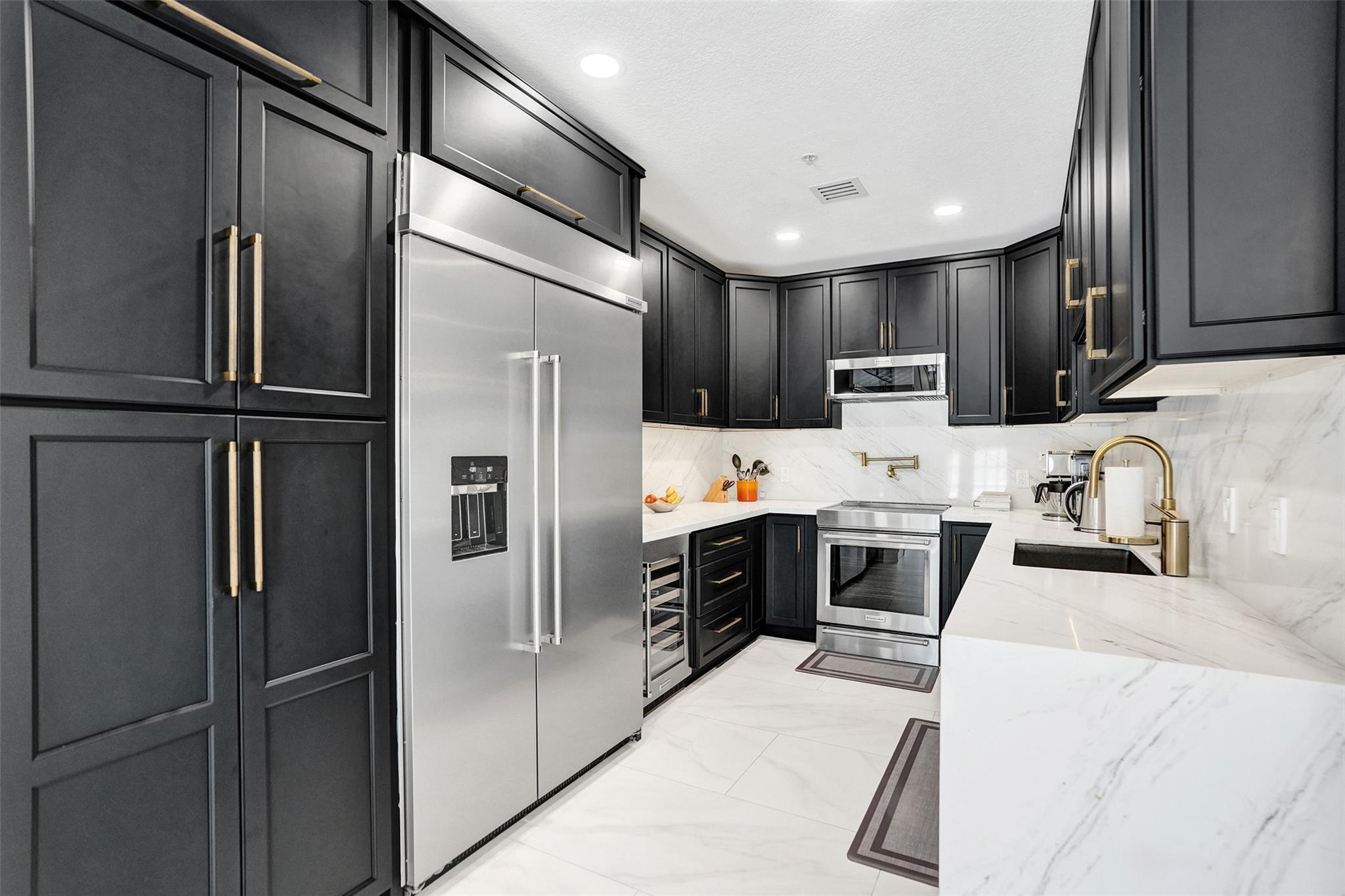 624 NE 29 Drive Townhomes - Residential
