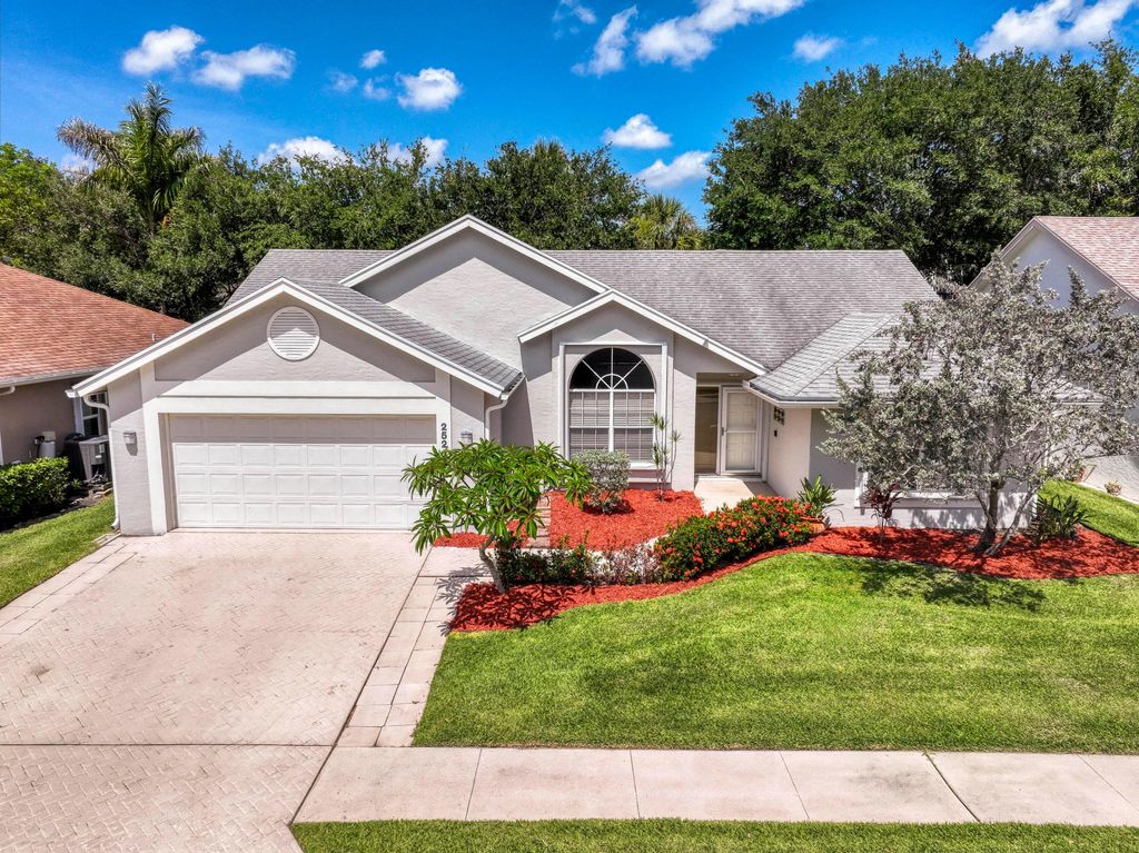 Photo of 252 Moccasin Trail W, Jupiter, FL 33458 (MLS # B26027062)