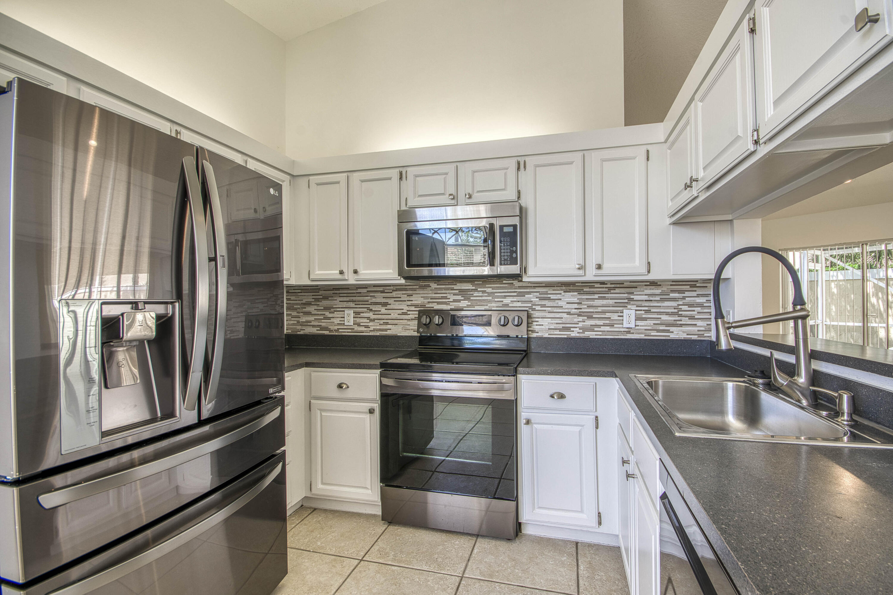 252 Moccasin Trail W