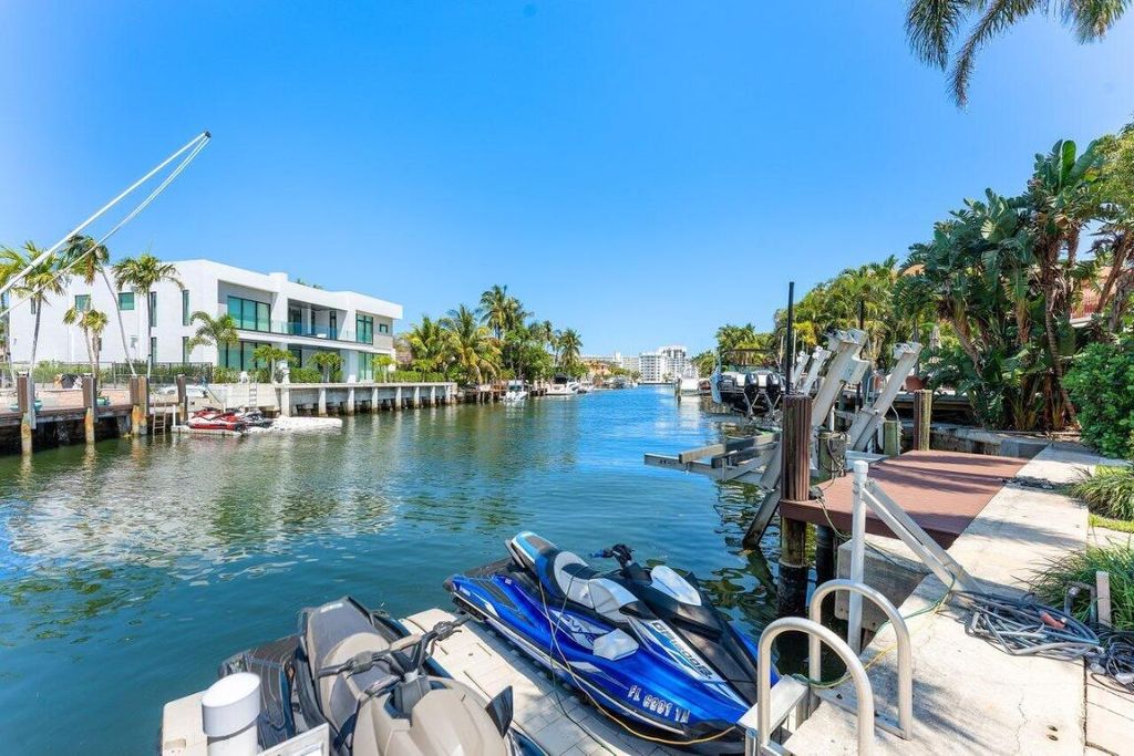 Photo of 7700 NE Spanish Trail Court, Boca Raton, FL 33487 (MLS # R11081481)