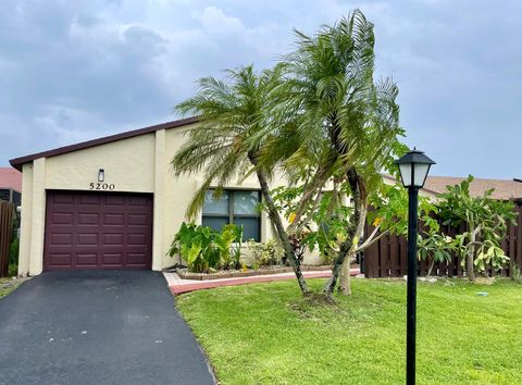 Single Family Residence in Boynton Beach FL 5200 Minto Road Rd.jpg