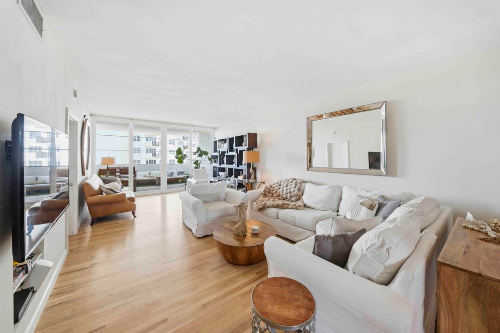 Photo of 333 Sunset Drive #404, Fort Lauderdale, FL 33301 (MLS # B26028074)