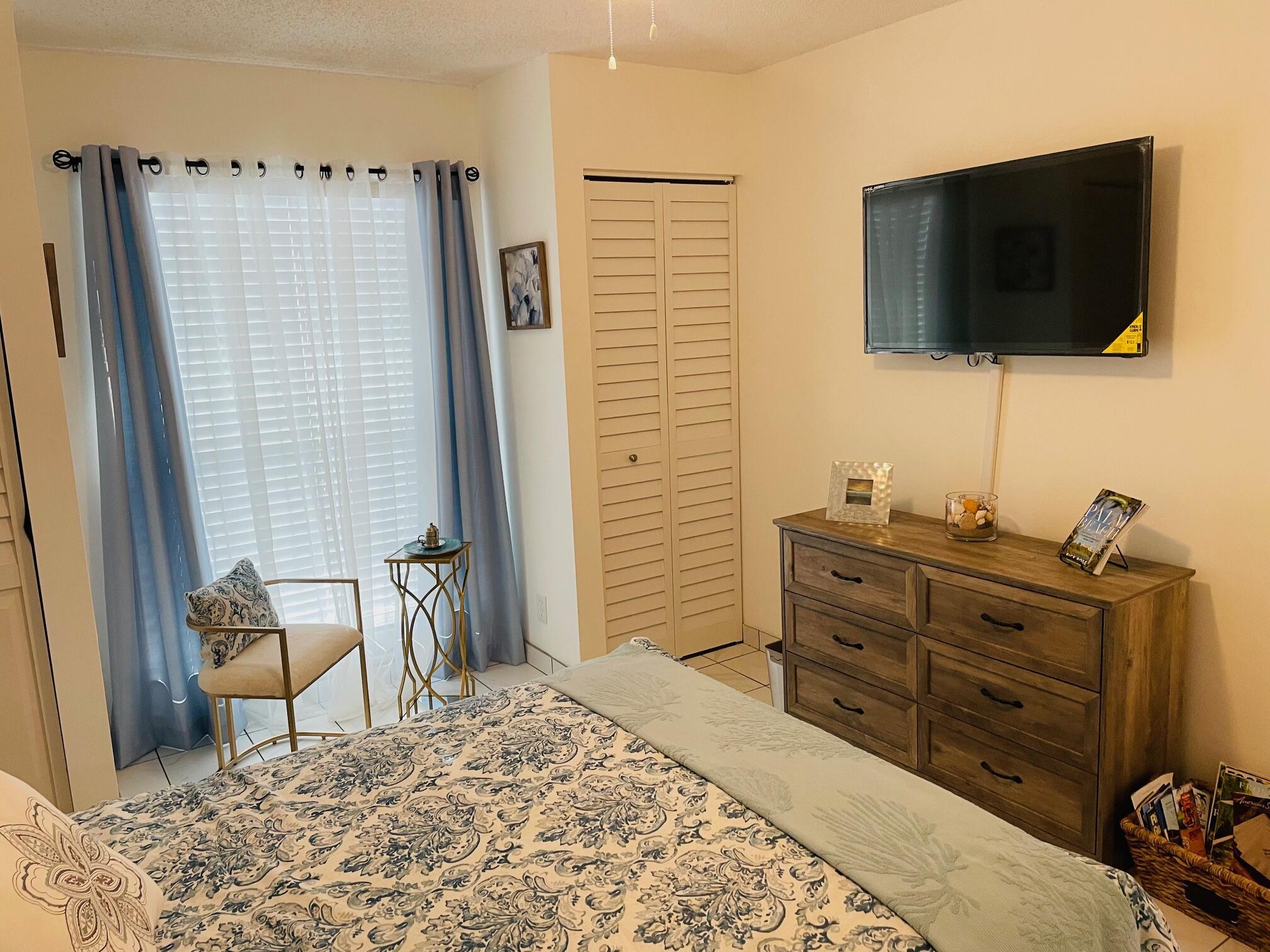 3372 Jog Park Drive