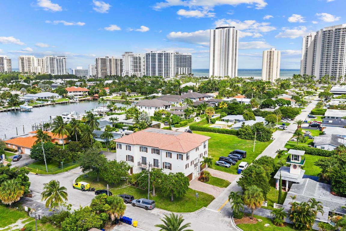 YACHT HARBOR - Residential Income