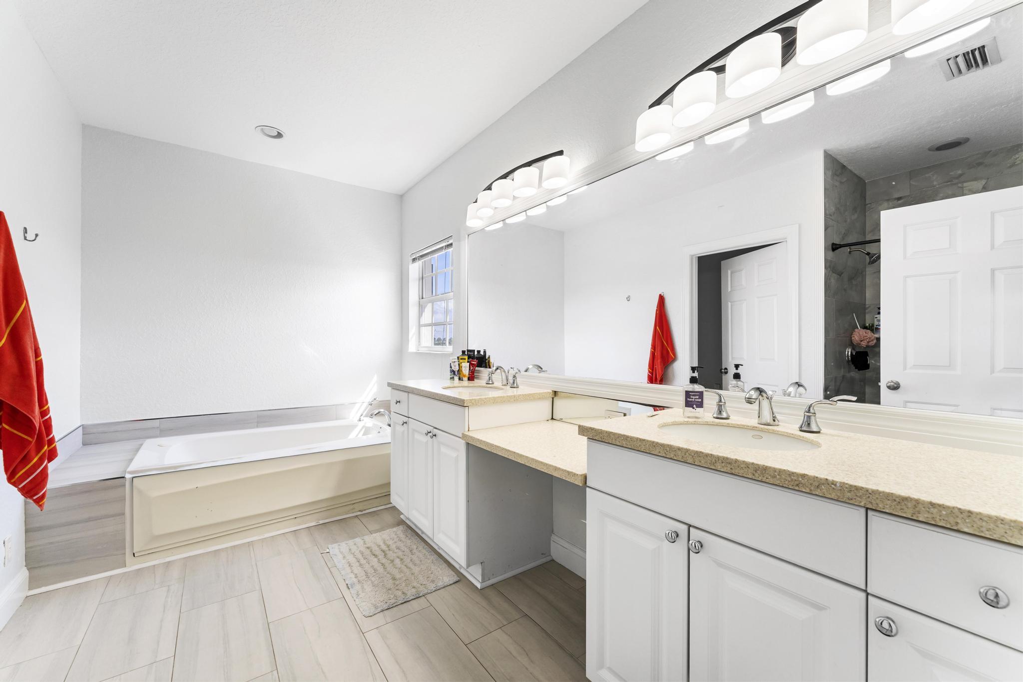 YACHT HARBOR - Residential Income