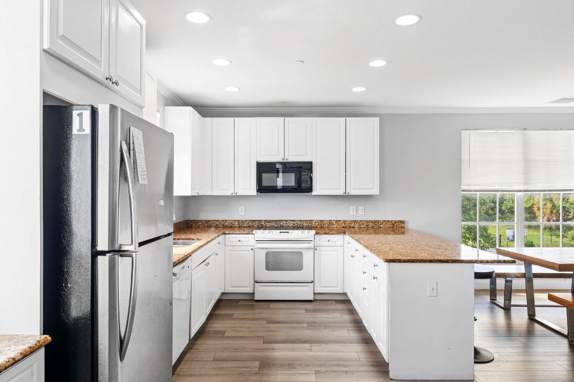 1100 Cabana Road 1-4