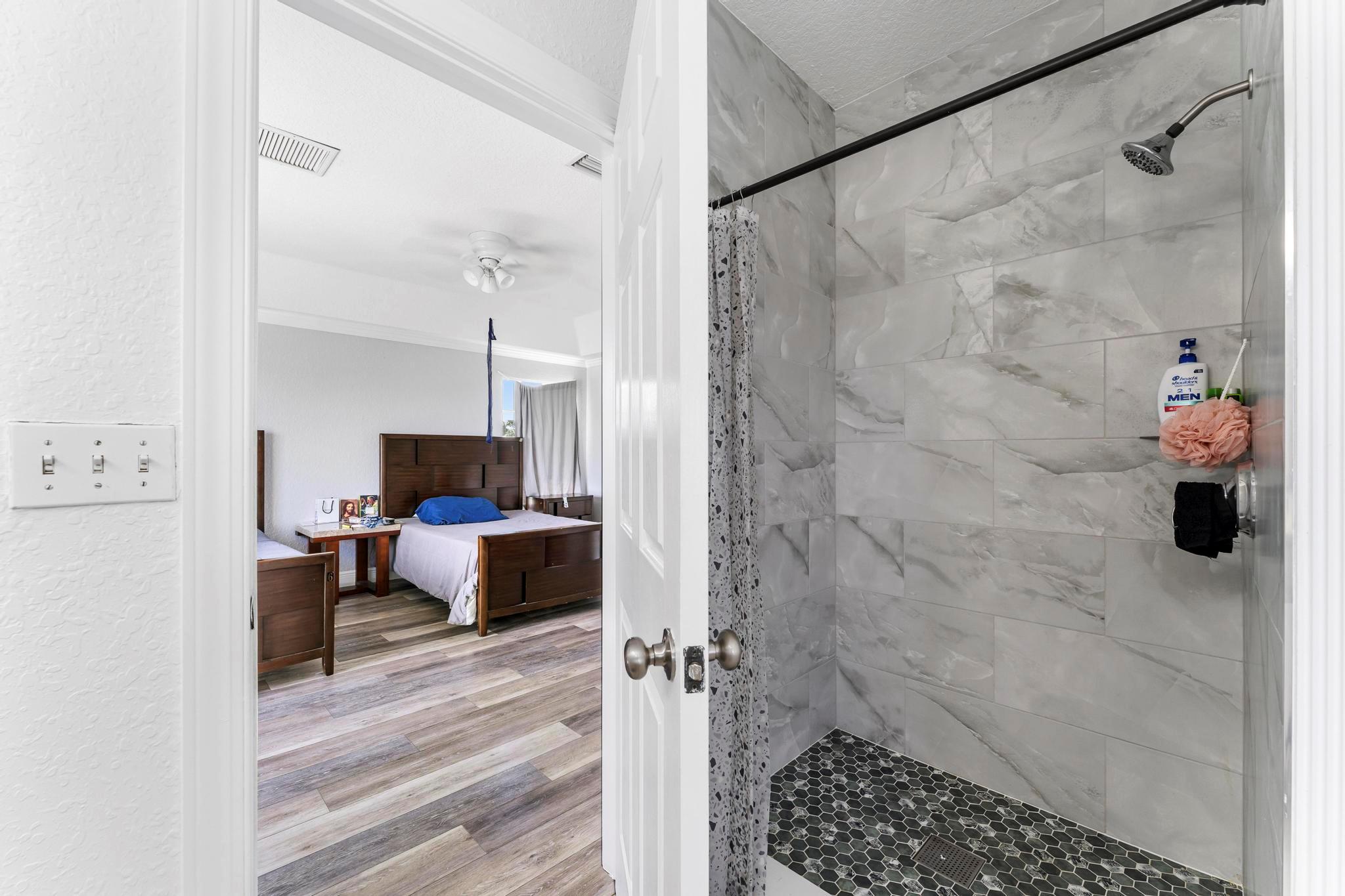 YACHT HARBOR - Residential Income