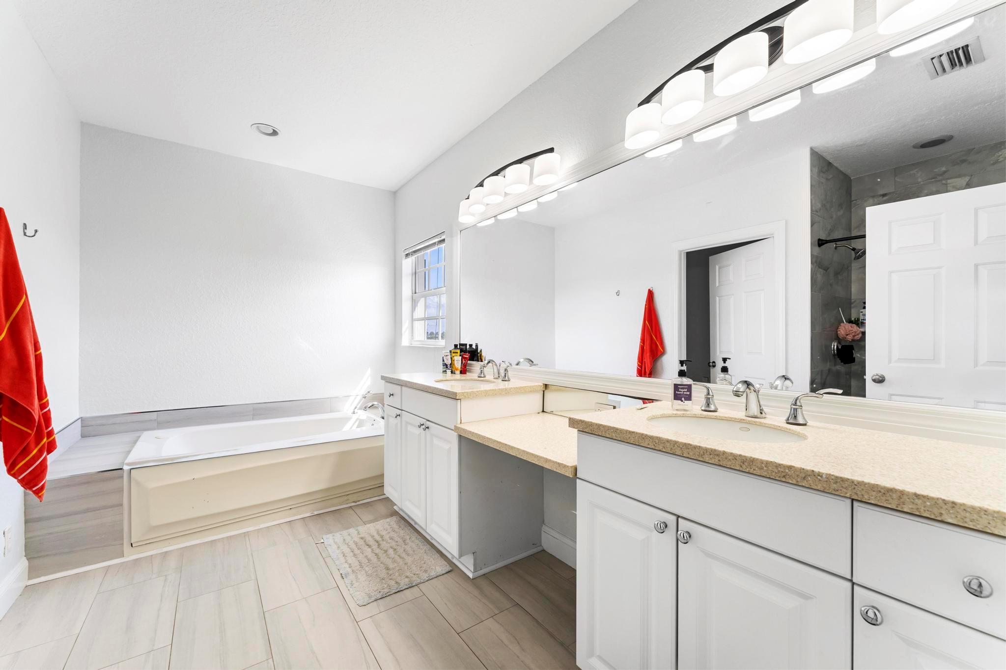 YACHT HARBOR - Residential Income