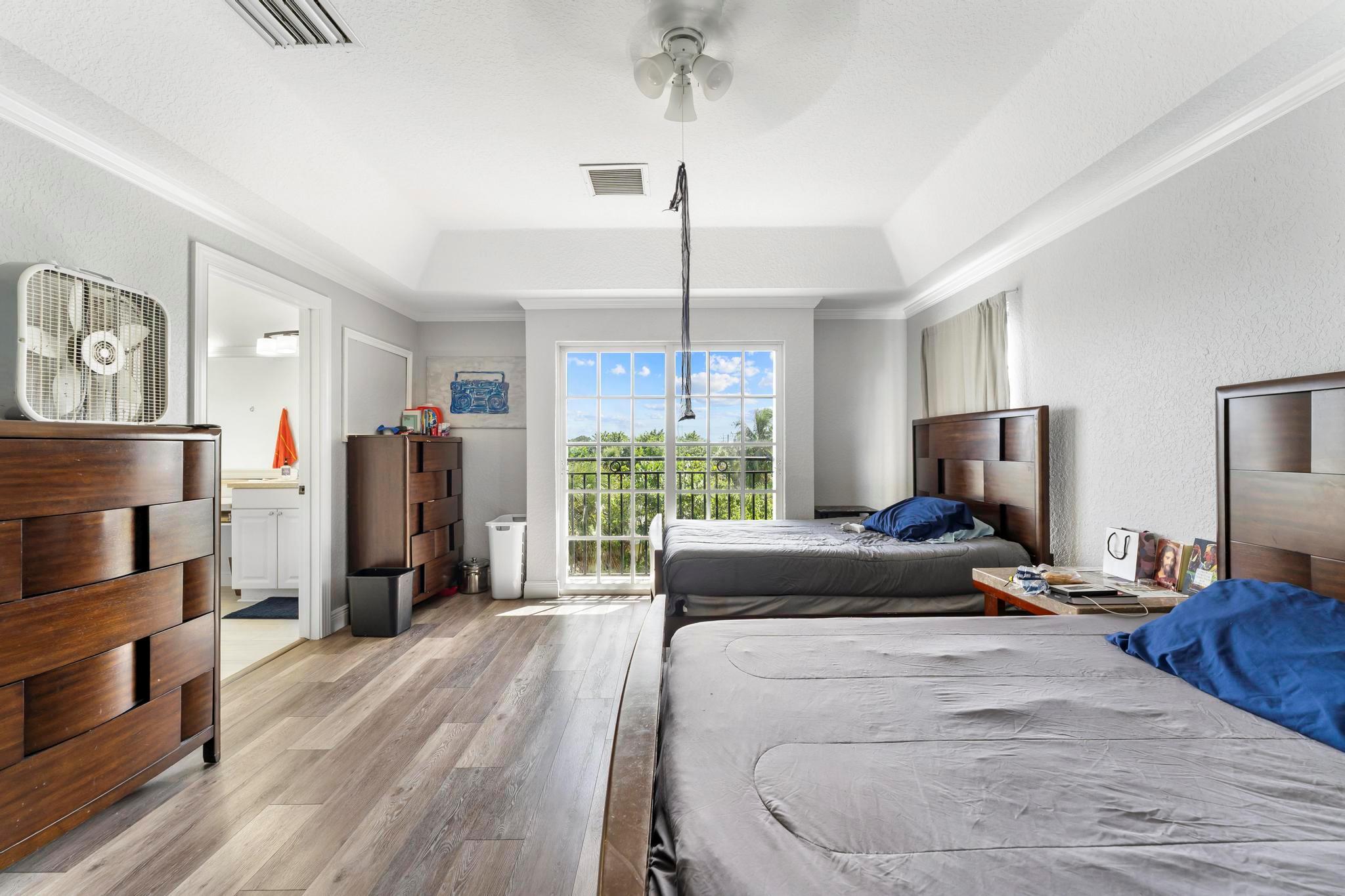 YACHT HARBOR - Residential Income