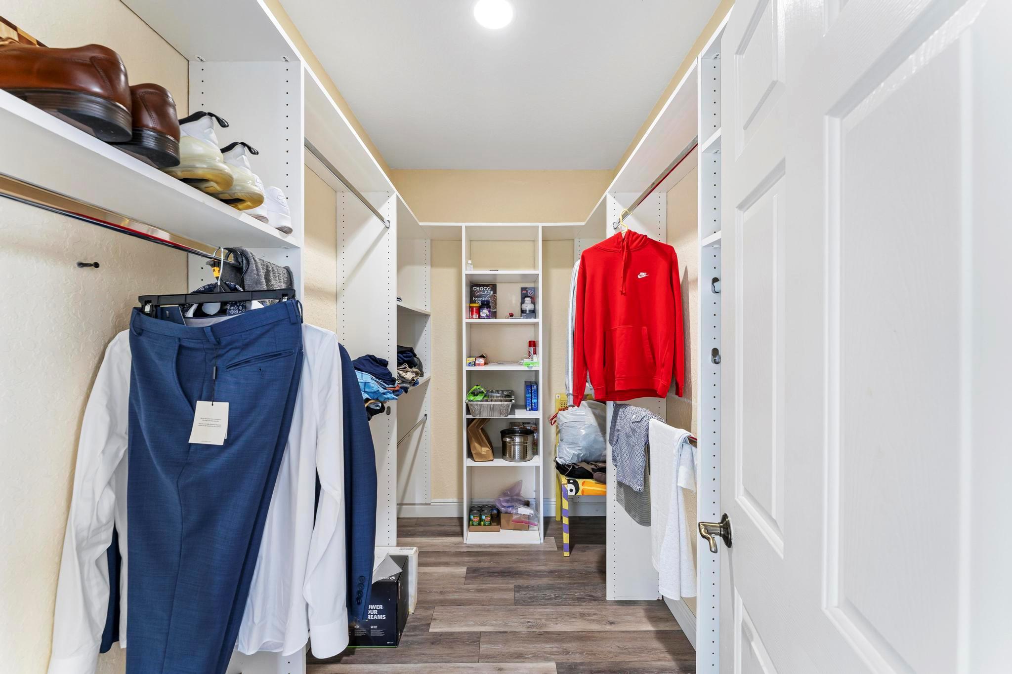 YACHT HARBOR - Residential Income