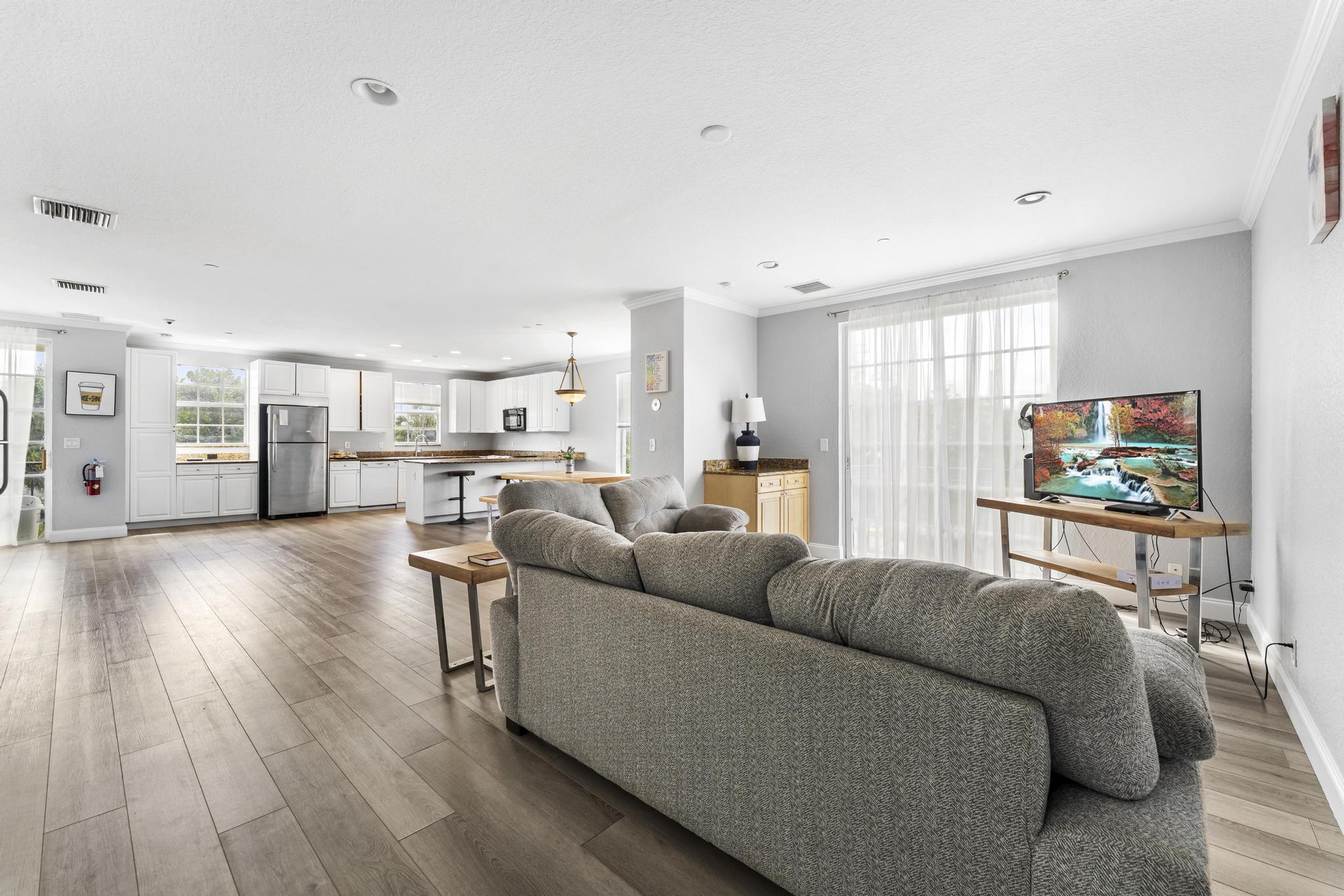 YACHT HARBOR - Residential Income