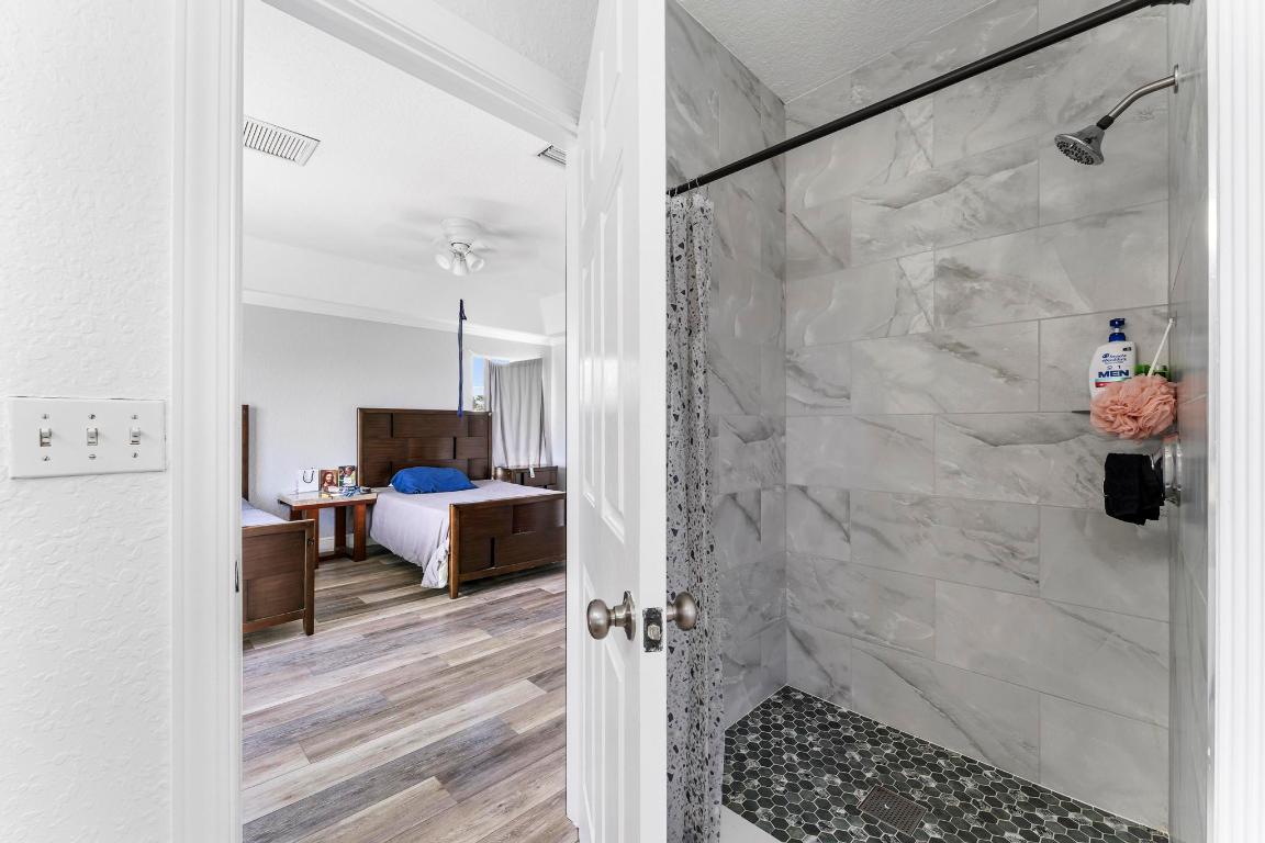 YACHT HARBOR - Residential Income