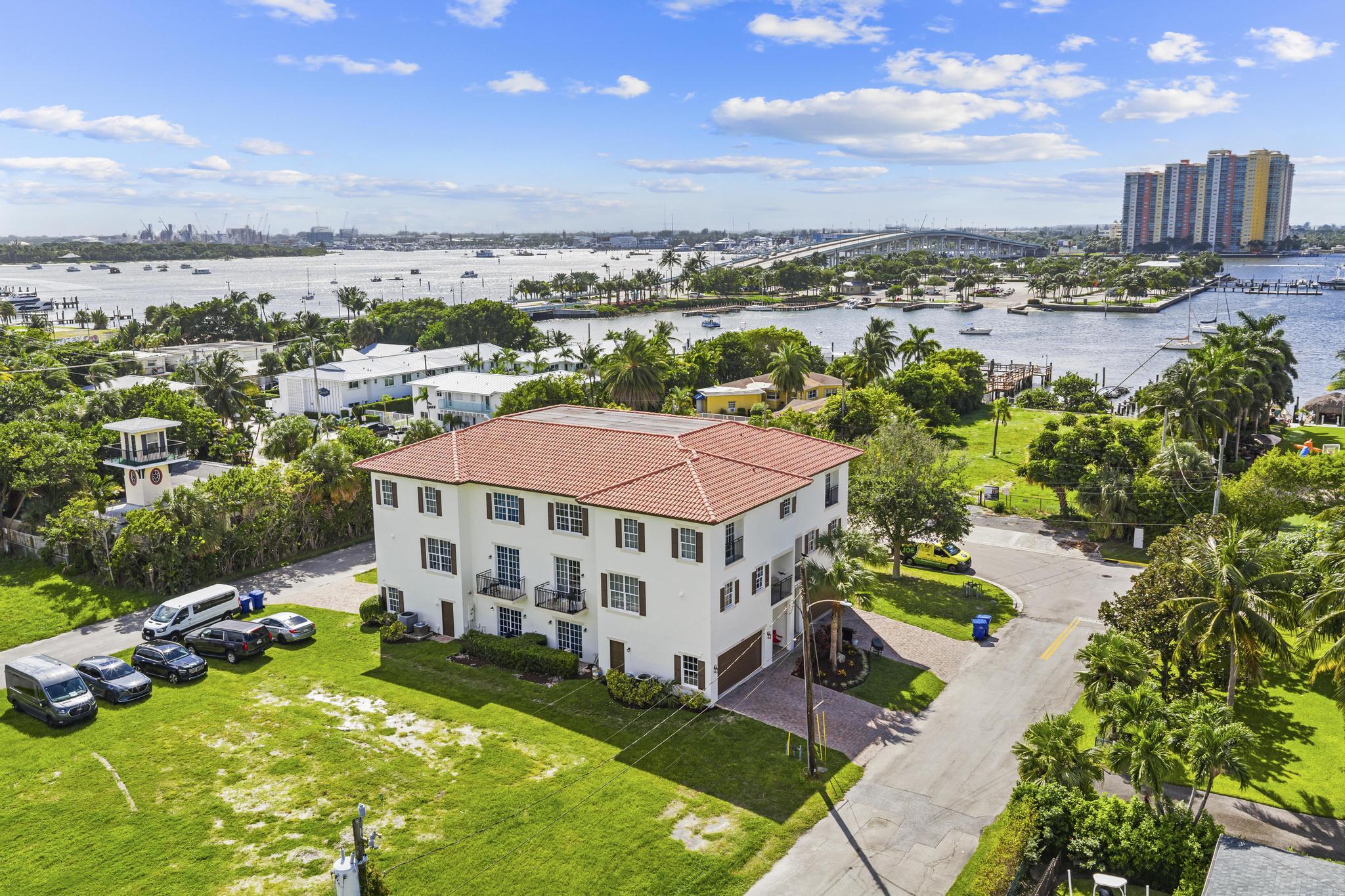 YACHT HARBOR - Residential Income