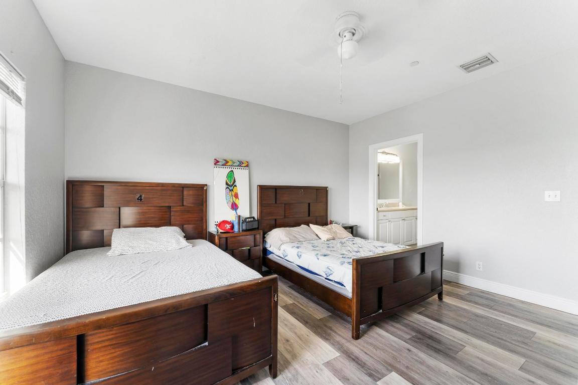 YACHT HARBOR - Residential Income