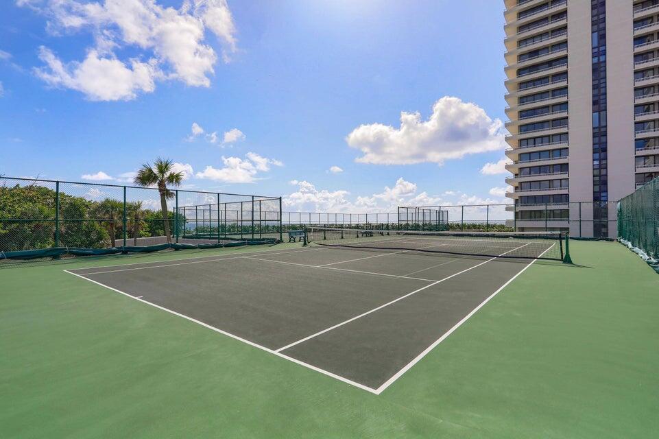 WATER GLADES CONDO - Residential Lease