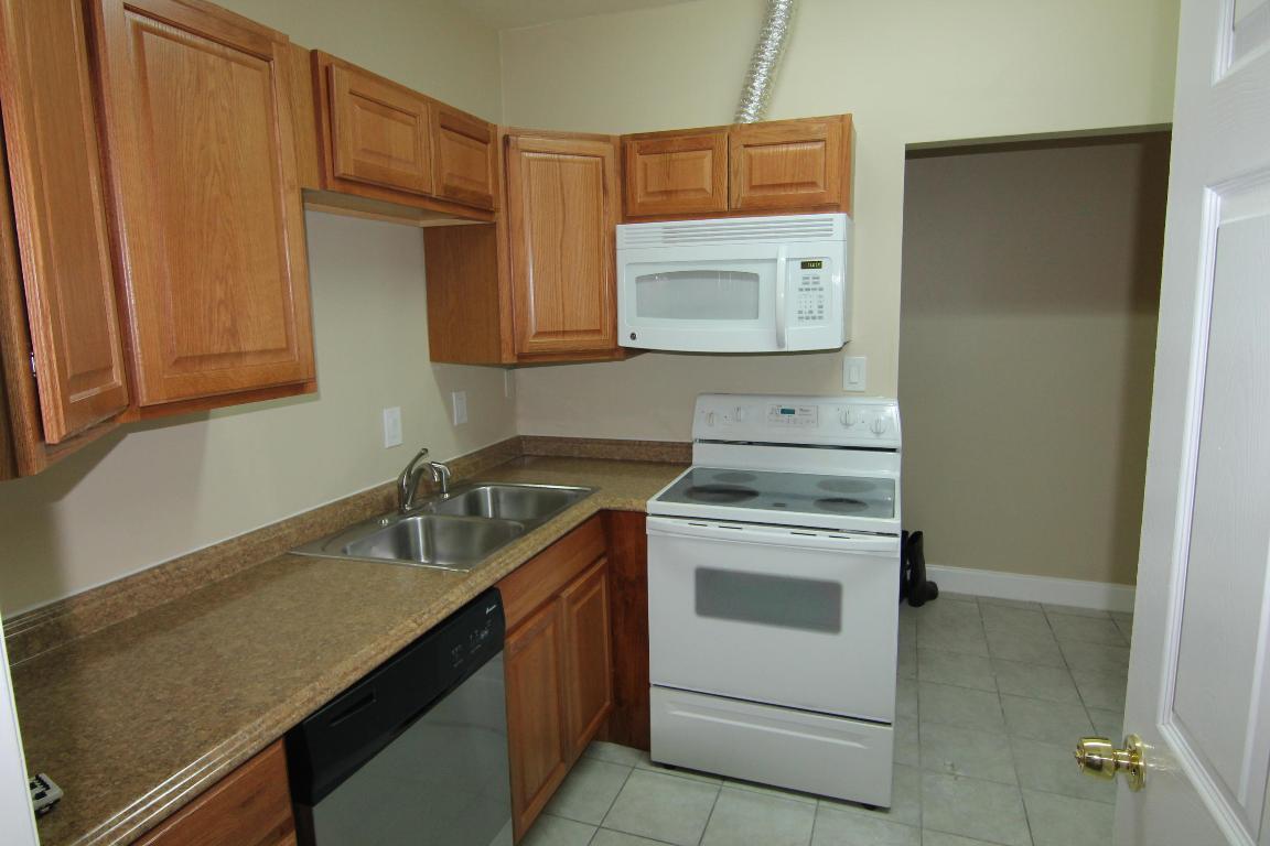 WEST DEERFIELD BEACH - Residential Lease