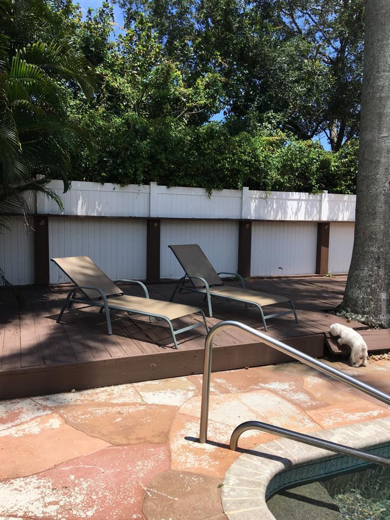 1103 Fairfax Circle W