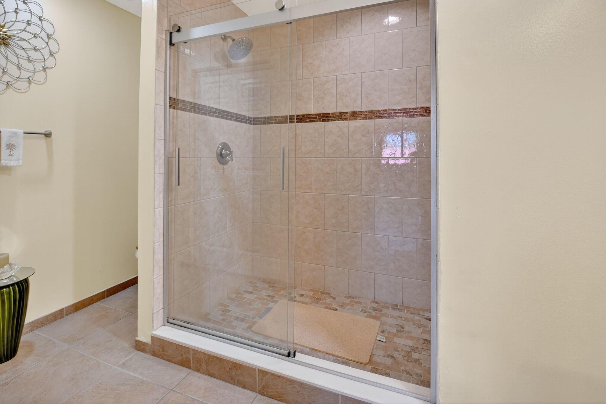 LEXINGTON CLUB VILLAS CON - Residential Lease