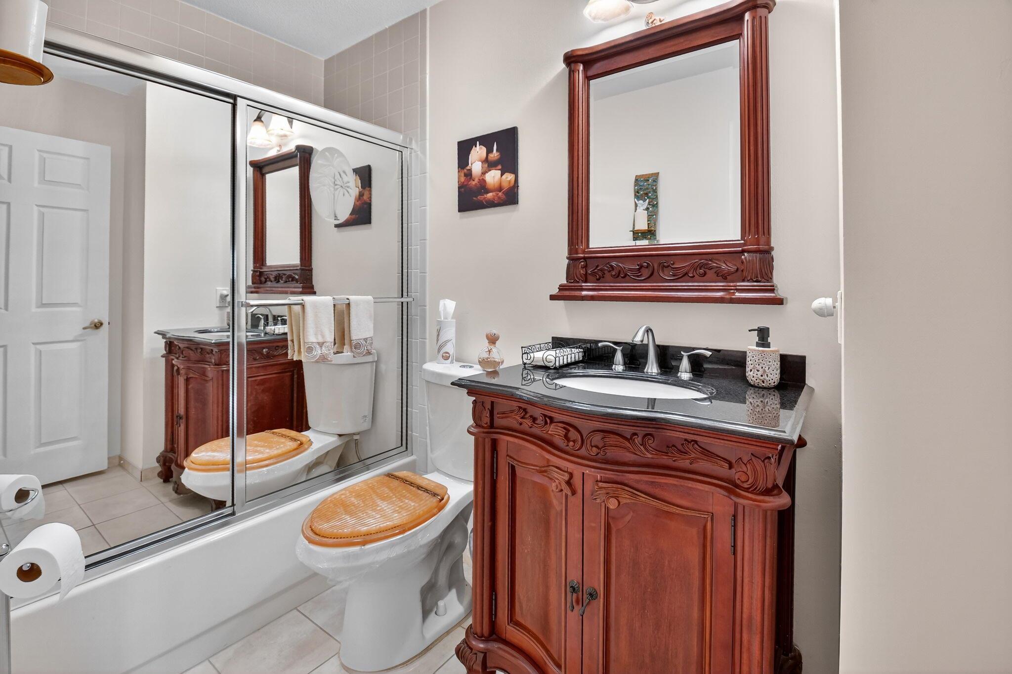 LEXINGTON CLUB VILLAS CON - Residential Lease