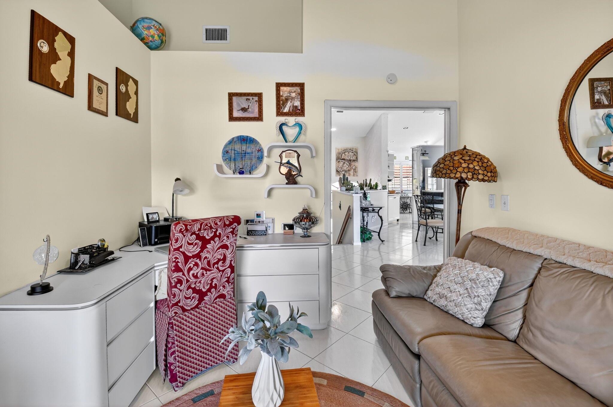 LEXINGTON CLUB VILLAS CON - Residential Lease