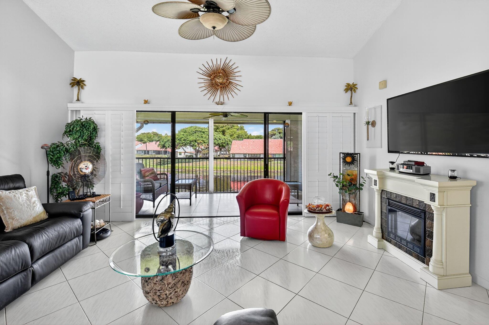 LEXINGTON CLUB VILLAS CON - Residential Lease