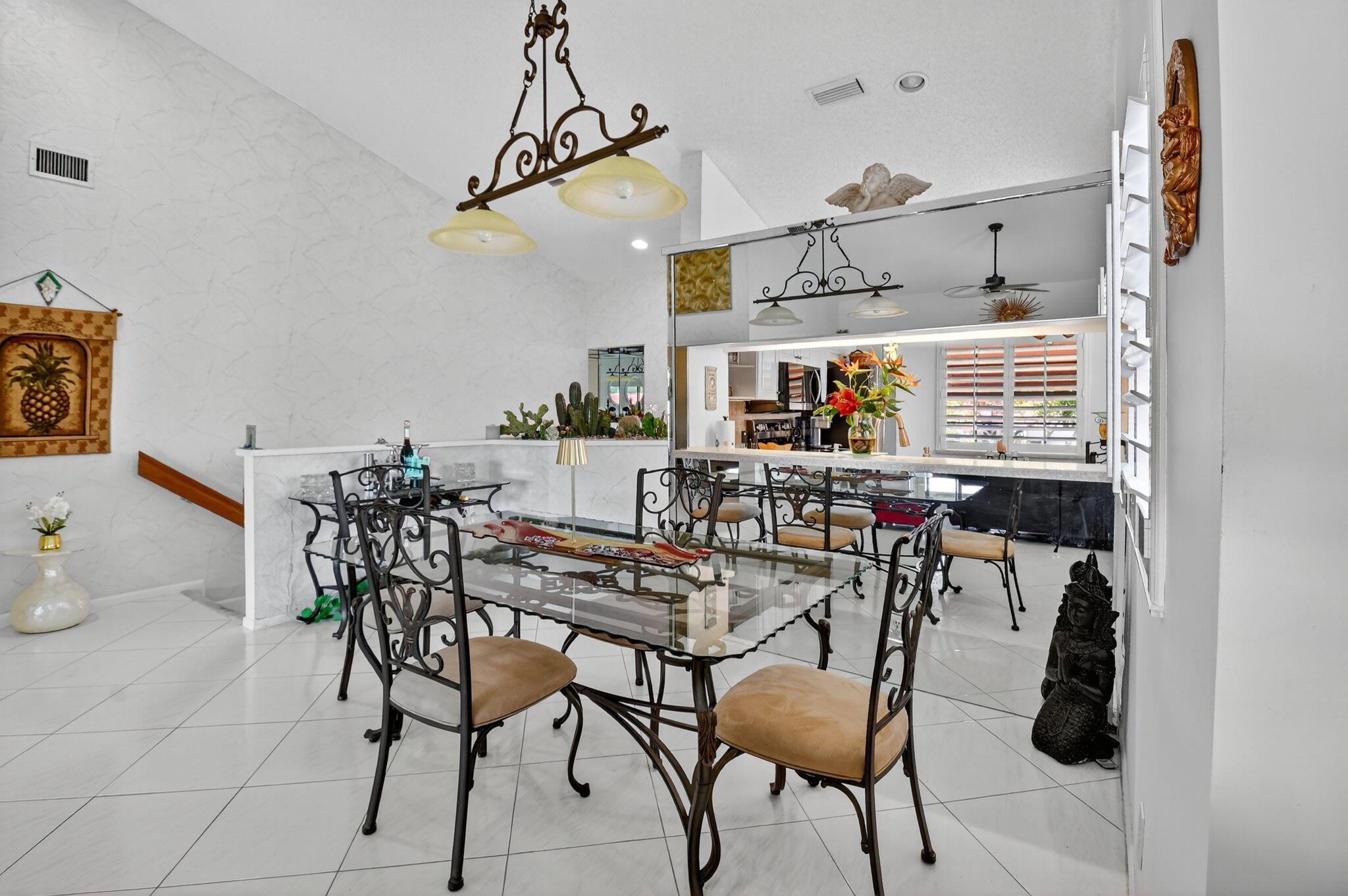LEXINGTON CLUB VILLAS CON - Residential Lease