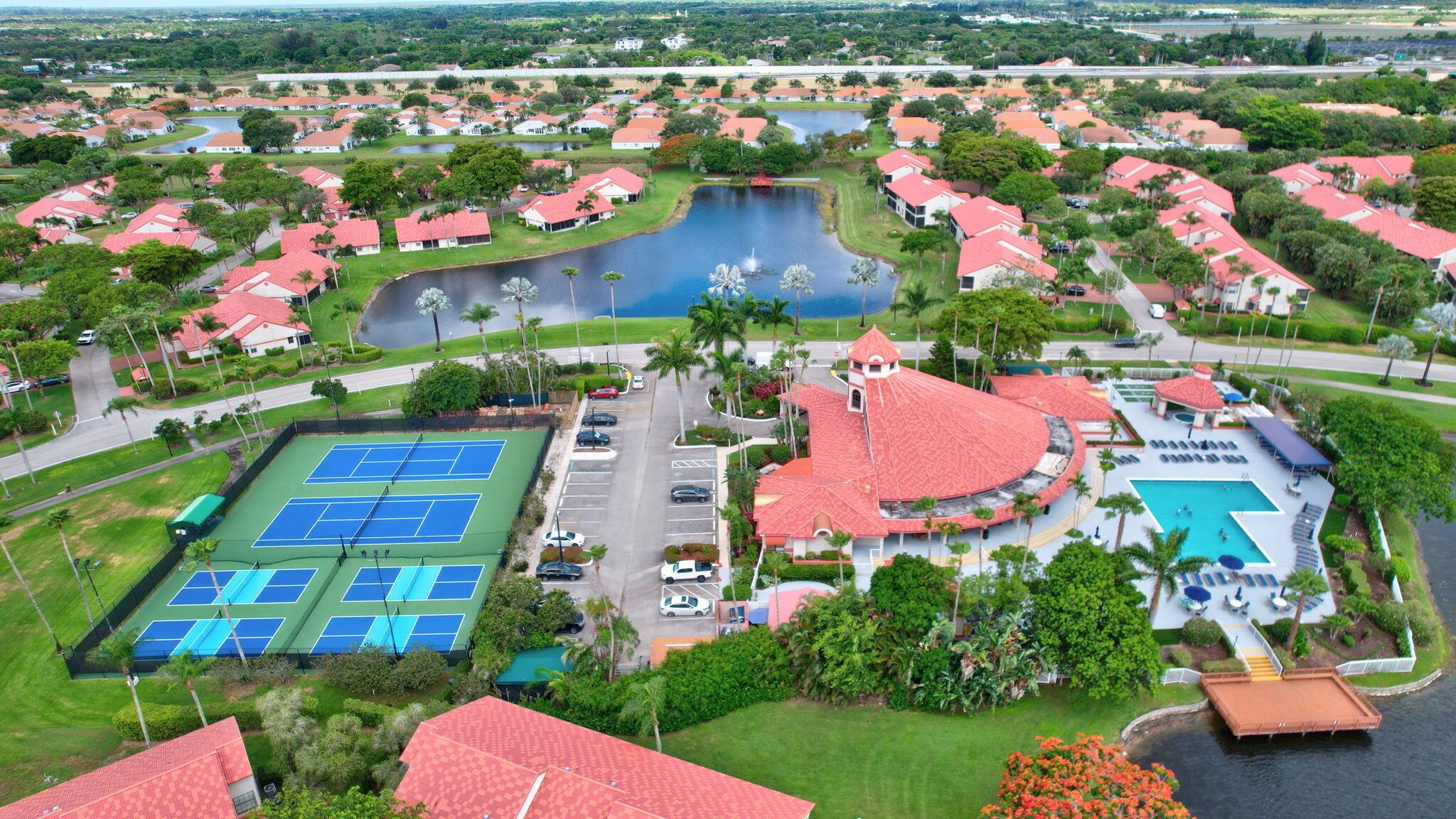 LEXINGTON CLUB VILLAS CON - Residential Lease