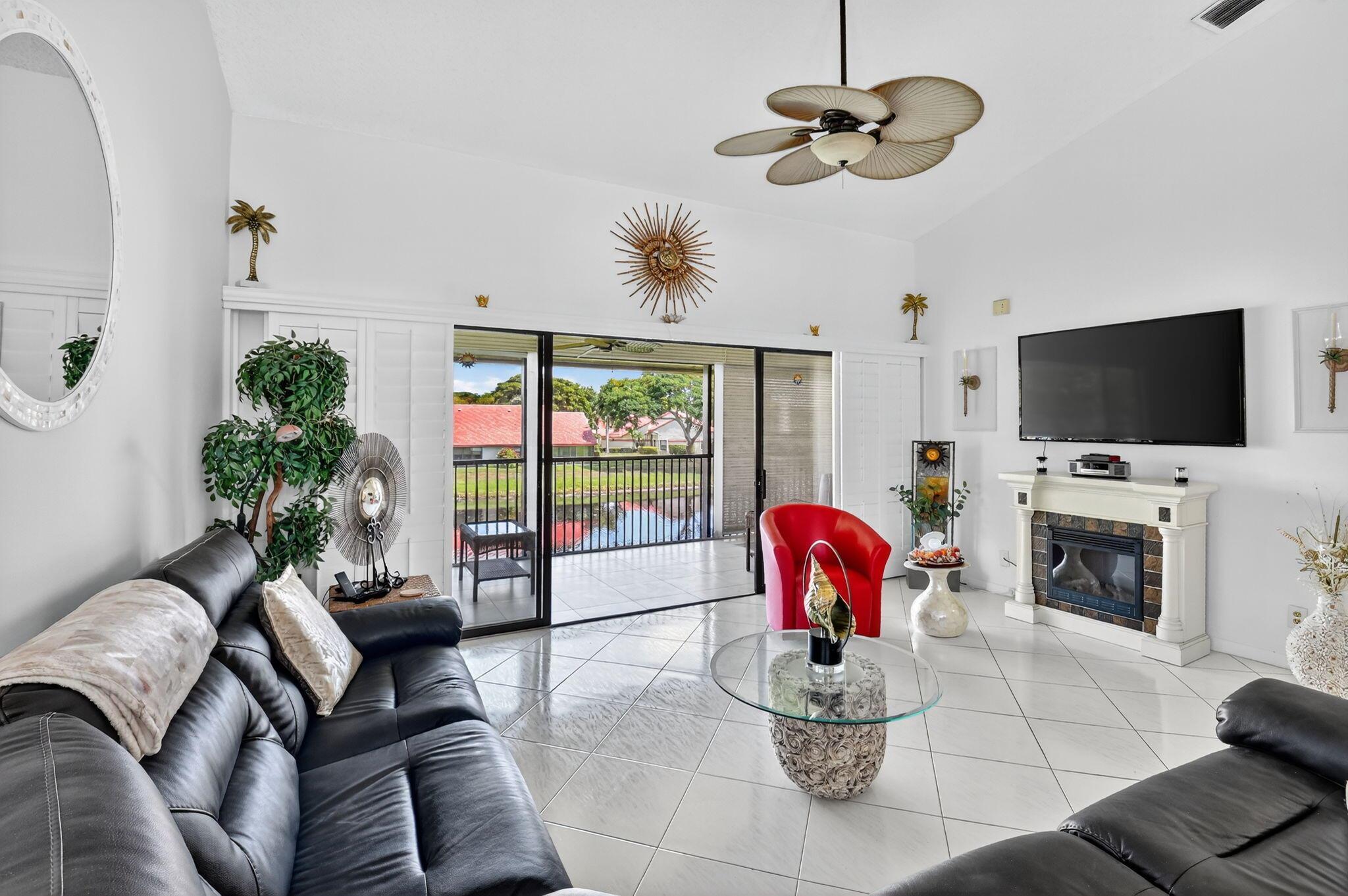 LEXINGTON CLUB VILLAS CON - Residential Lease