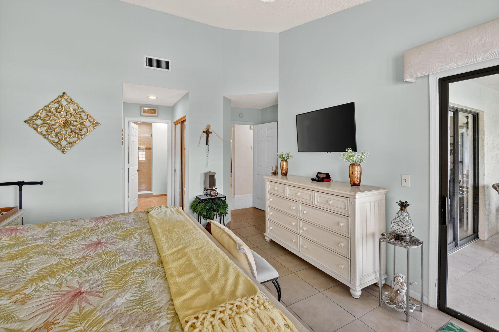 LEXINGTON CLUB VILLAS CON - Residential Lease
