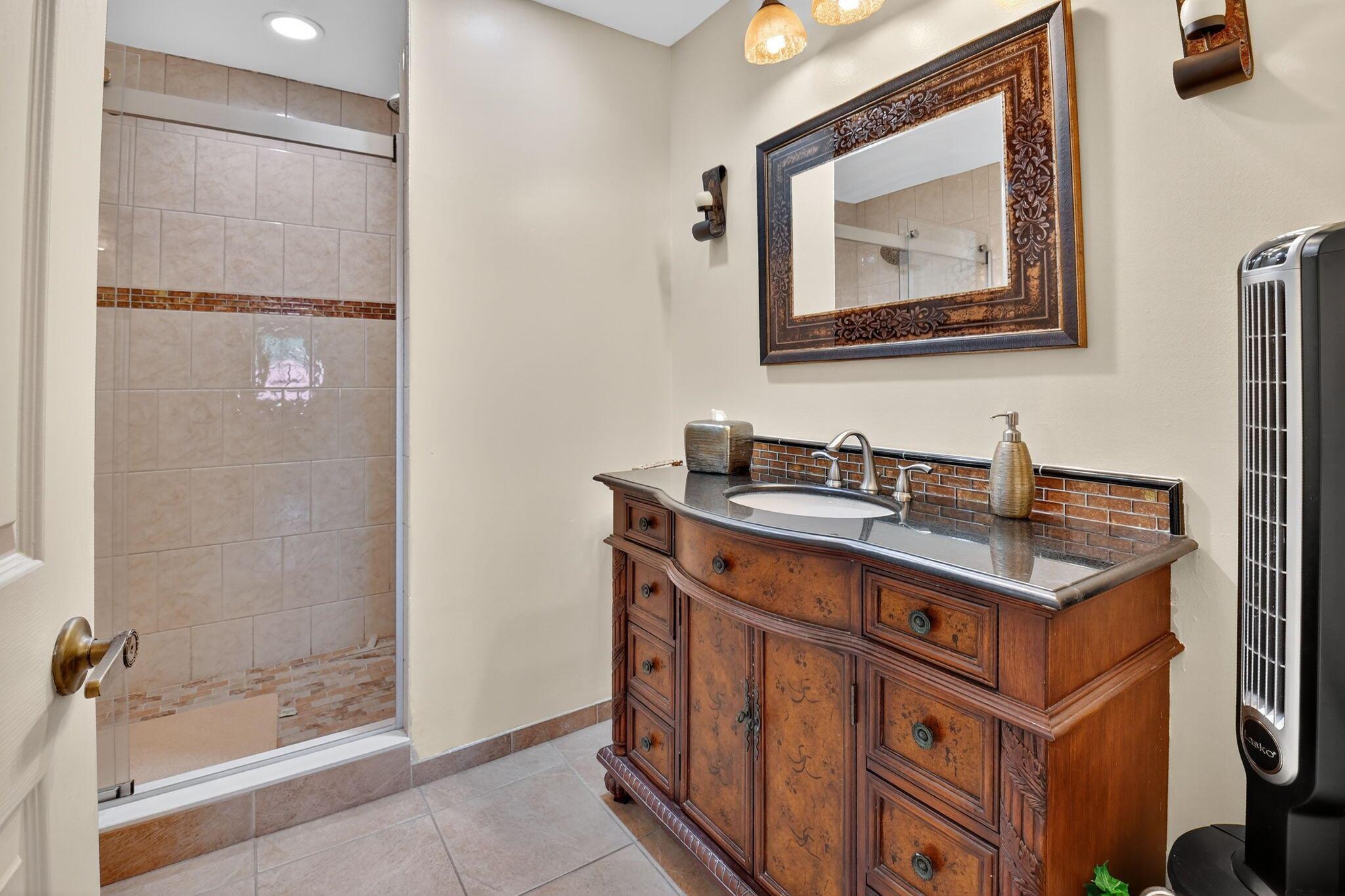 LEXINGTON CLUB VILLAS CON - Residential Lease