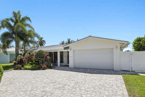 Photo of 511 SE 9TH Avenue, Pompano Beach, FL 33060 (MLS # B26063979)