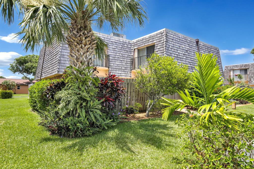Come see this well maintained 2-Bed 2.5-Bath town-home with a private courtyard that offers great privacy for outdoor entertainment. This property is located within minutes from the beach, shopping and restaurants. The community has (2)pools and pet is friendly.