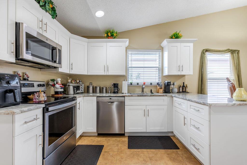 1035 Island Manor Drive