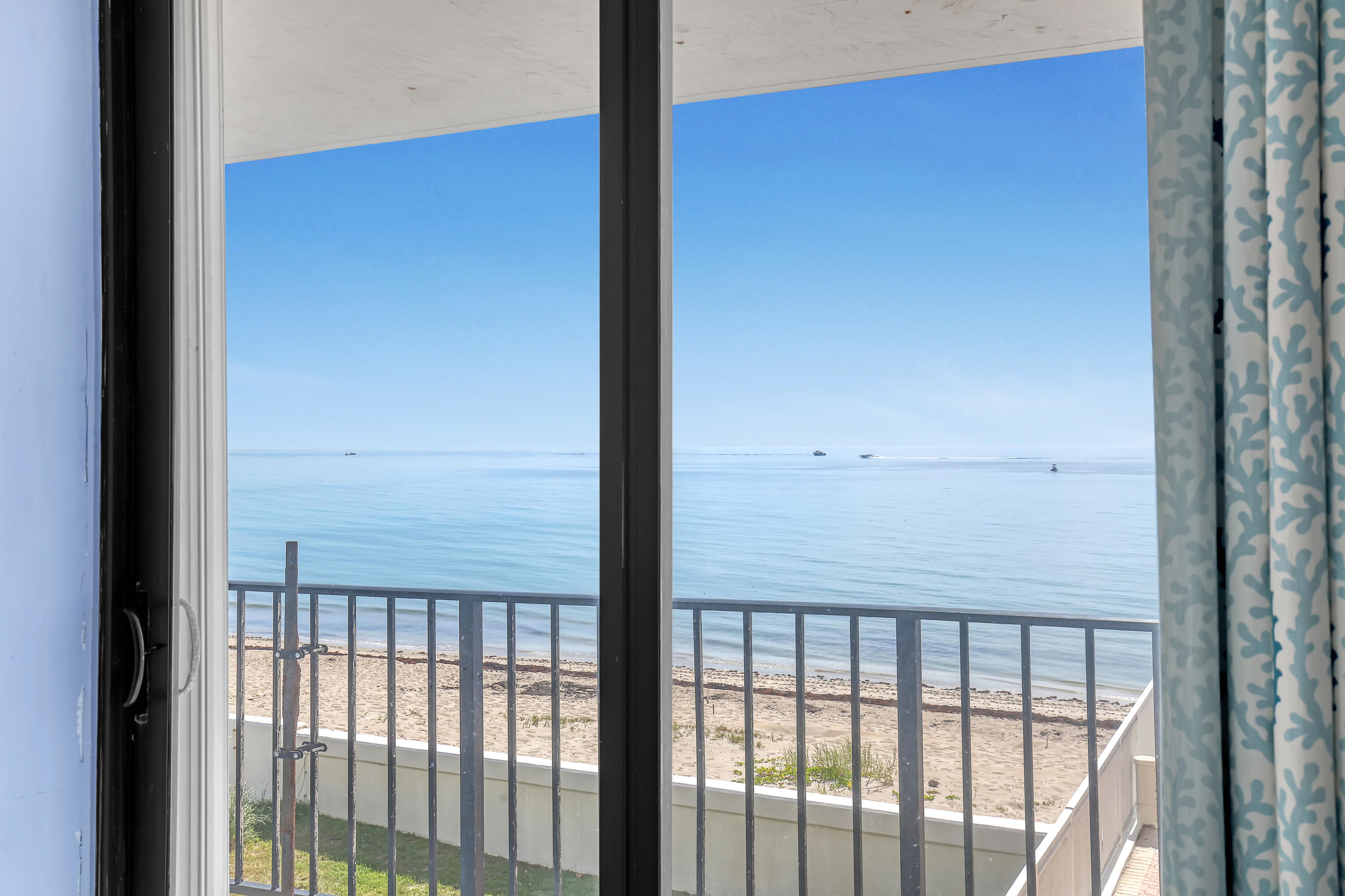 CLARIDGES I CONDO - Residential