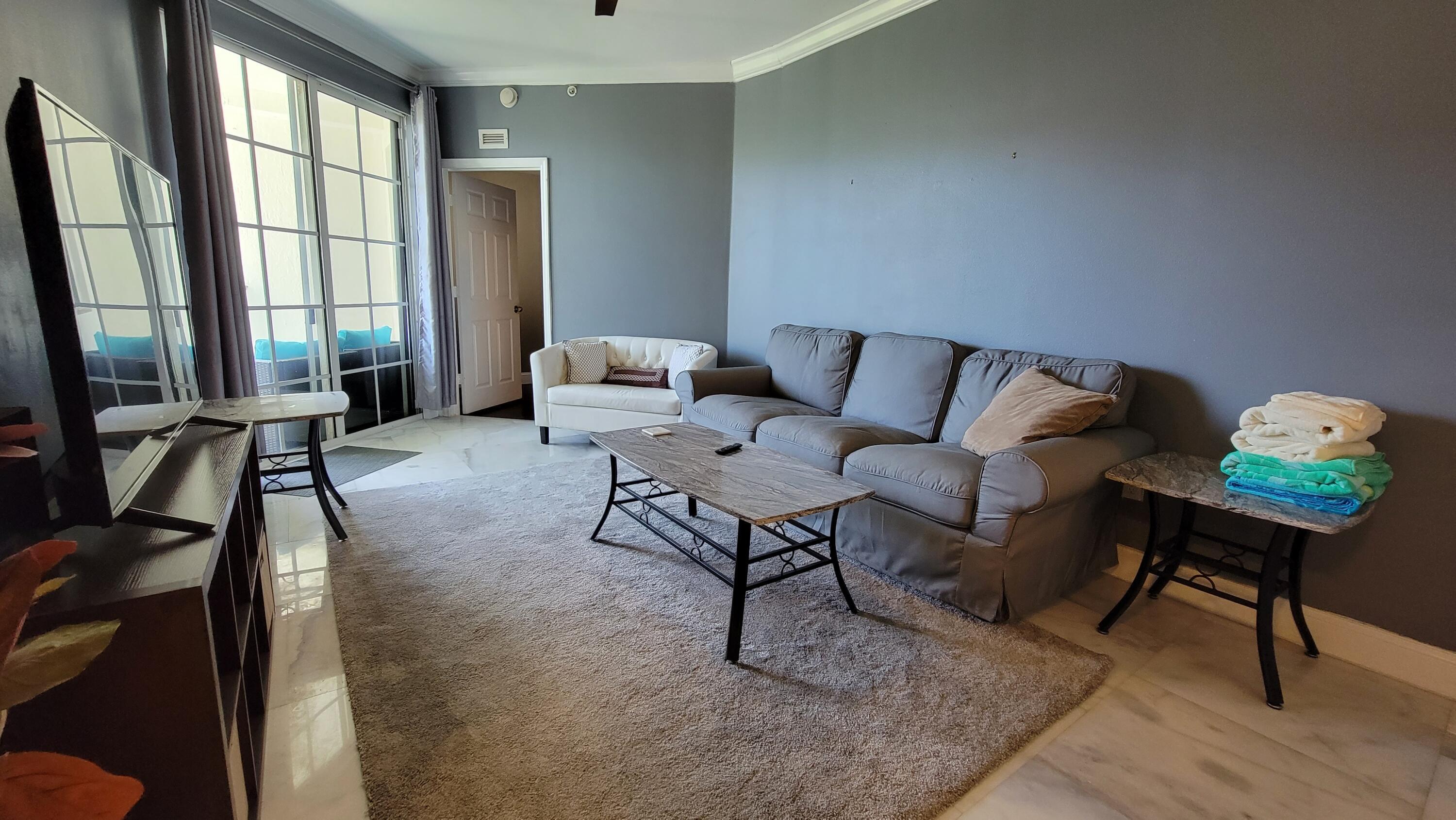 SOLE AT FORT LAUDERDALE - Residential Lease