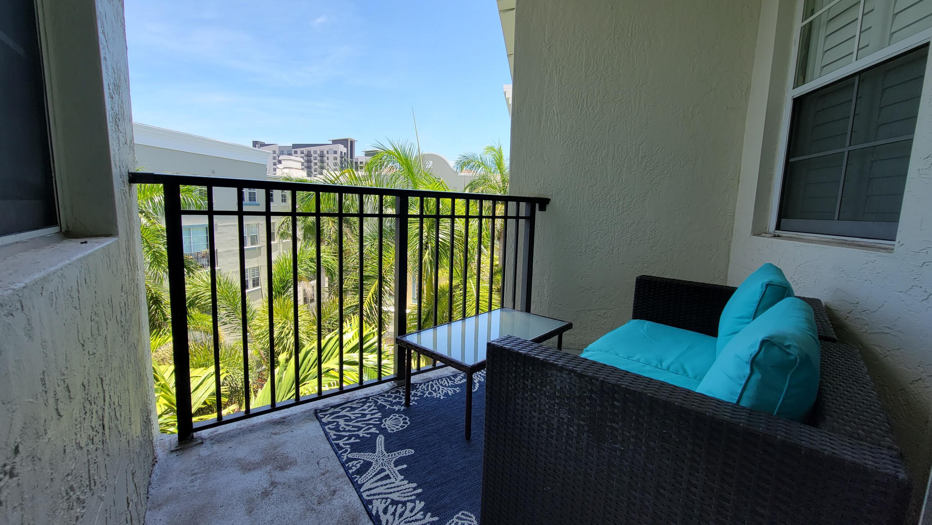 SOLE AT FORT LAUDERDALE - Residential Lease