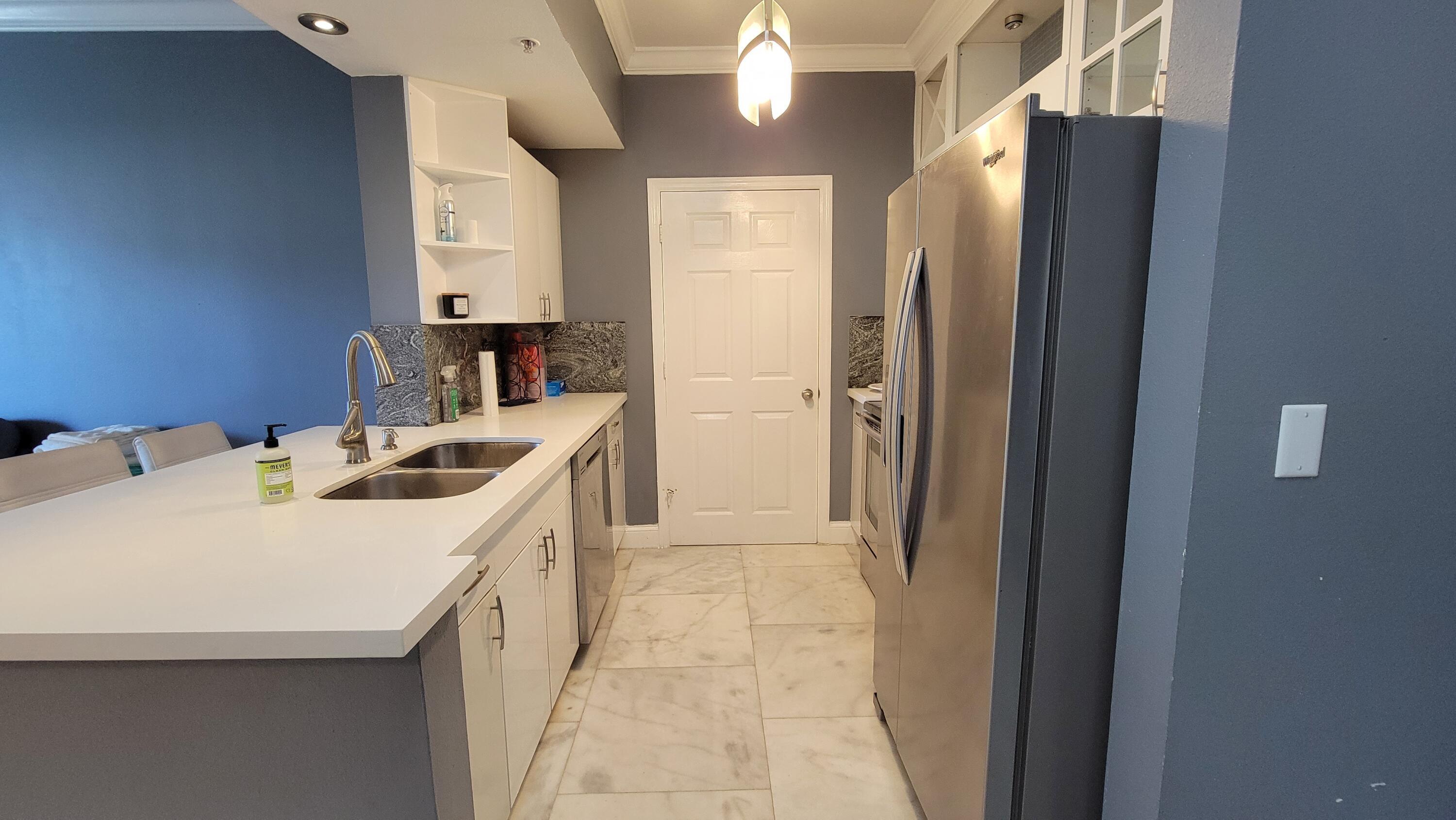 SOLE AT FORT LAUDERDALE - Residential Lease