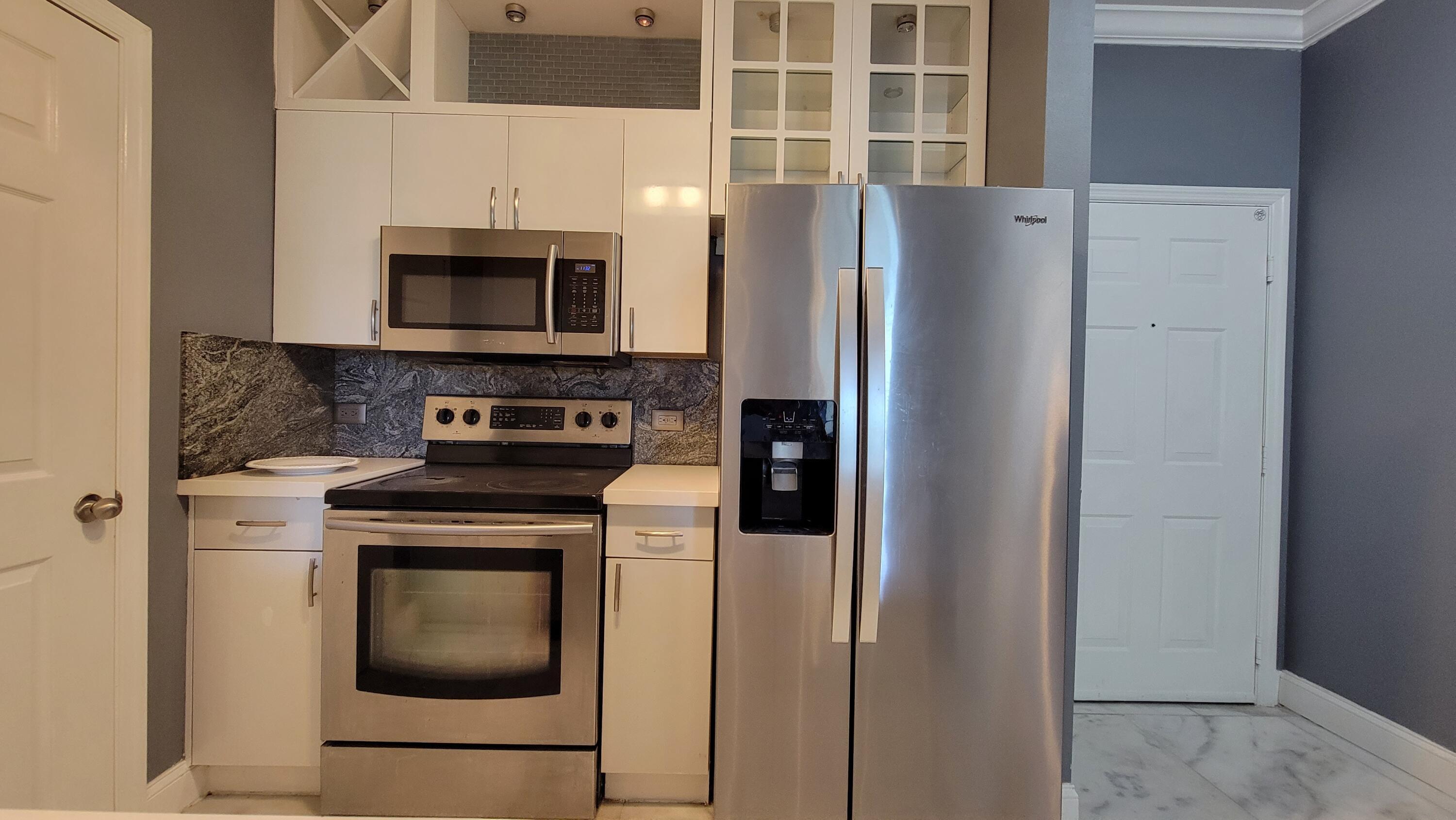 SOLE AT FORT LAUDERDALE - Residential Lease