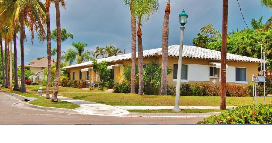 SUPER CLEAN EFFICIENCY NESTLED IN BEAUTIFUL HISTORIC NORTHWOOD JUST STEPS FROM THE INTERCOASTAL. CLOSE TO PALM BEACH ISLAND, WEST PALM BEACH, PORT OF PALM BEACH AND THE NEW PALM BEACH OUTLET MALL. QUIET COMPLEX NESTLED IN A SINGLE FAMILY HOME NEIGHBORHOOD.
OWNER HAS MADE INCREDIBLE IMPROVEMENTS TO THE PROPERTY. WILL NOT LAST!!!