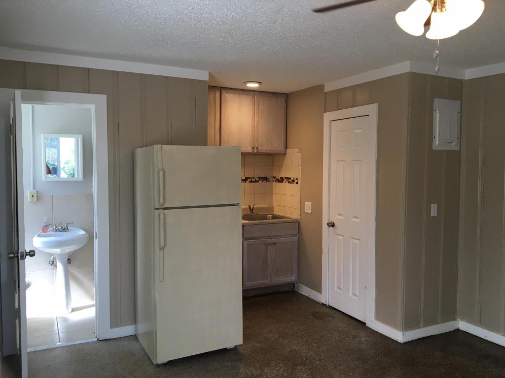 NORTH PALM BCH 3 - Residential Lease