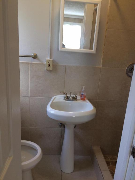 NORTH PALM BCH 3 - Residential Lease