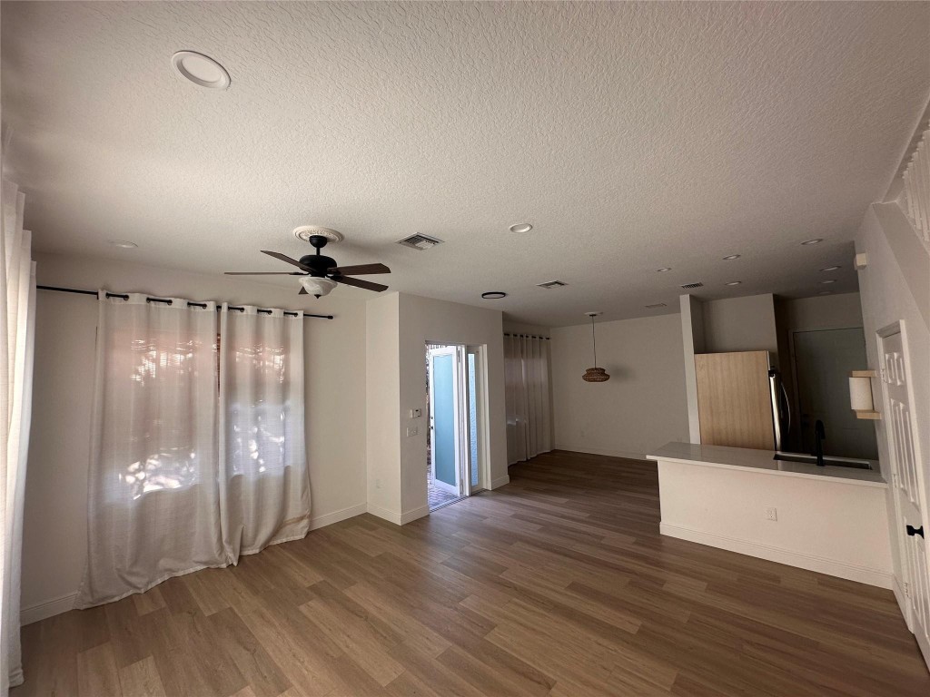 FLORIDIAN ESTATES - Residential Lease