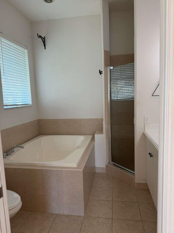 FLORIDIAN ESTATES - Residential Lease