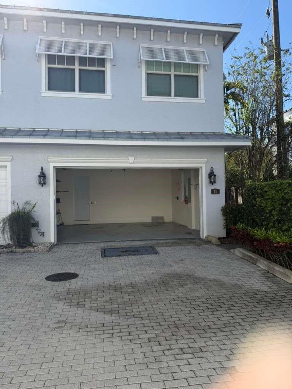 FLORIDIAN ESTATES - Residential Lease