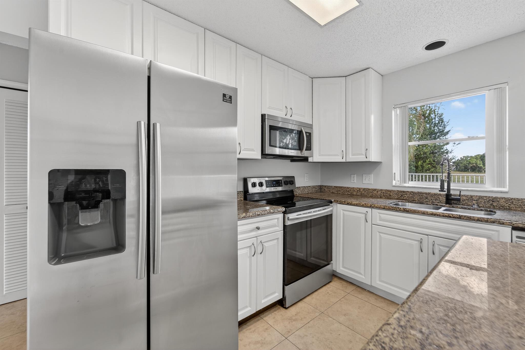 FAIRWAY COVE OF WELLINGTO - Residential