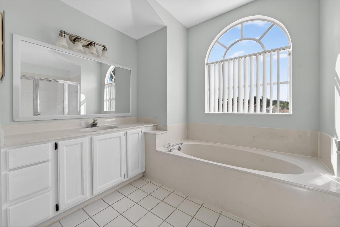 FAIRWAY COVE OF WELLINGTON - Residential