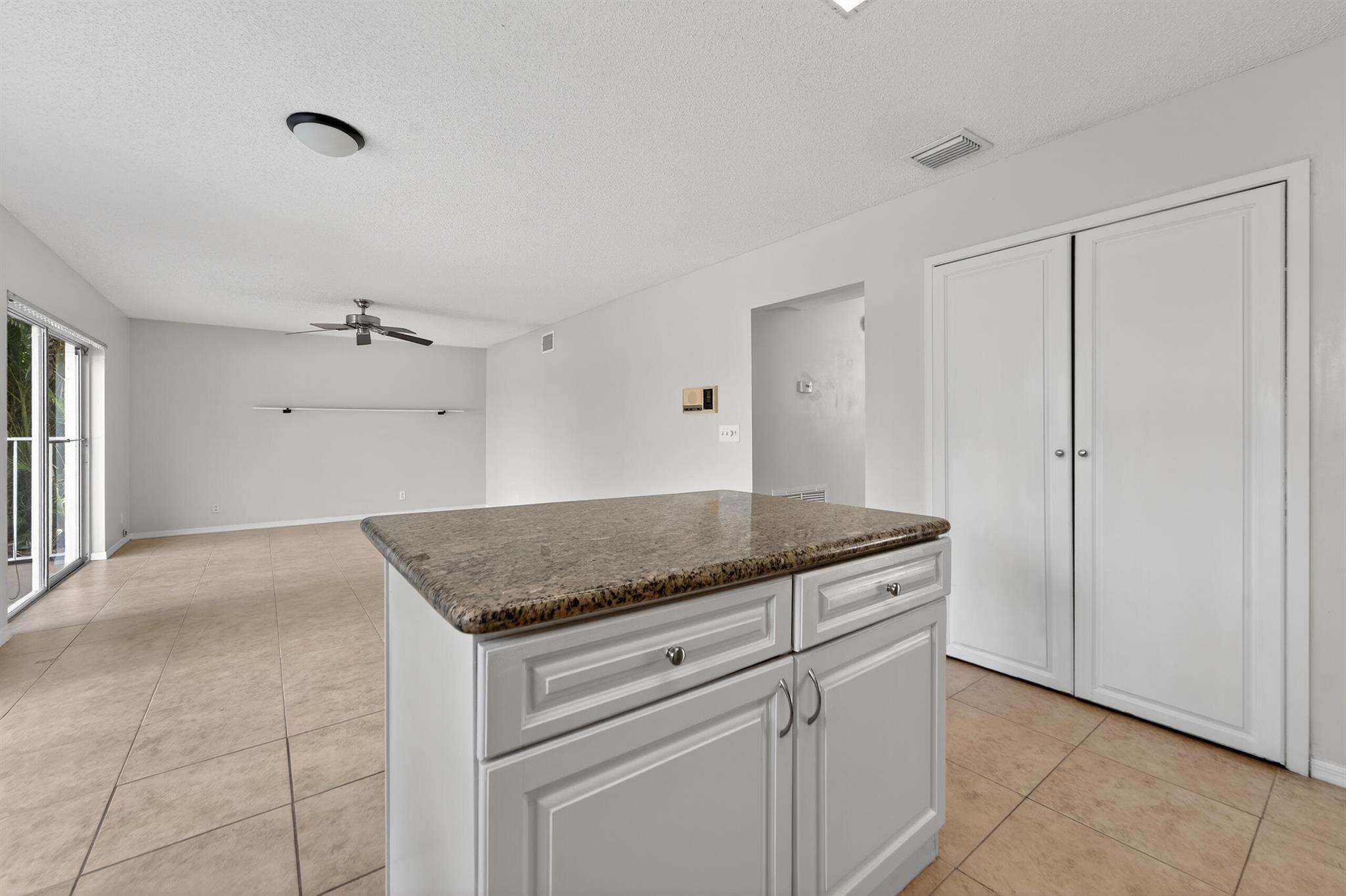 FAIRWAY COVE OF WELLINGTO - Residential