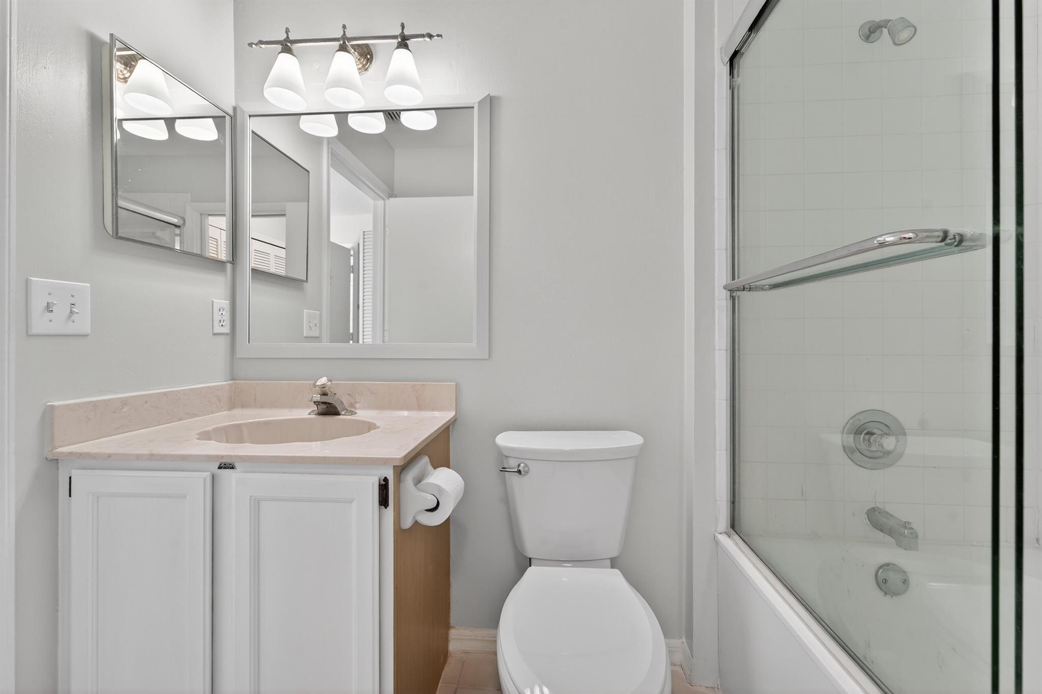 FAIRWAY COVE OF WELLINGTO - Residential