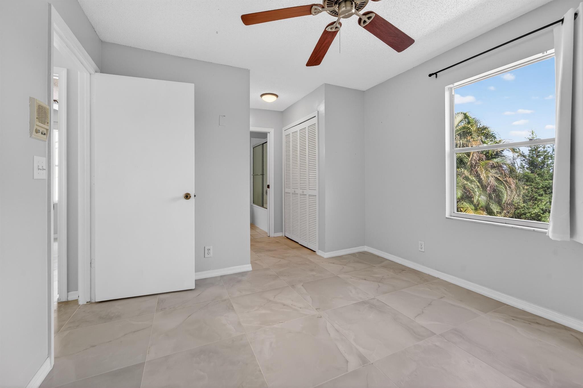 FAIRWAY COVE OF WELLINGTO - Residential